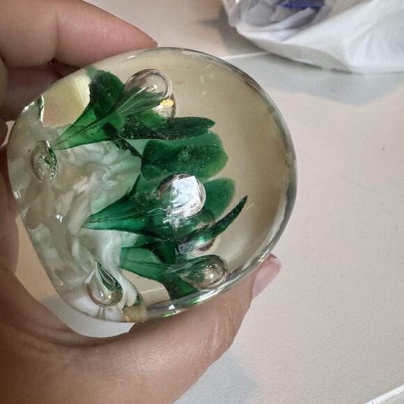 Vintage Green Joe St. Clair Controlled Bubble Art Glass Paperweight 3.5"x3 - Picture 8 of 9